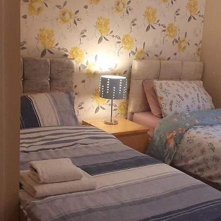 Delightful Home Stay - Double Ensuiteroom. Glasgow Exterior photo