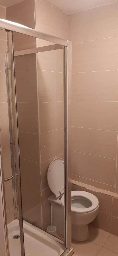 Delightful Home Stay - Double Ensuiteroom. Glasgow Exterior photo